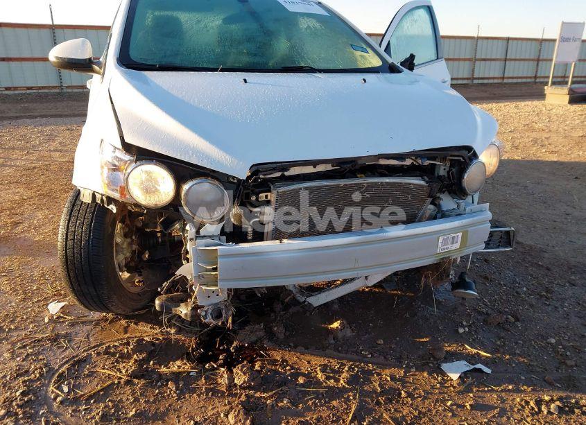 Photo 6 of 2015 Chevrolet Sonic LT AUTO (VIN 1G1JC5SH6F4180557)