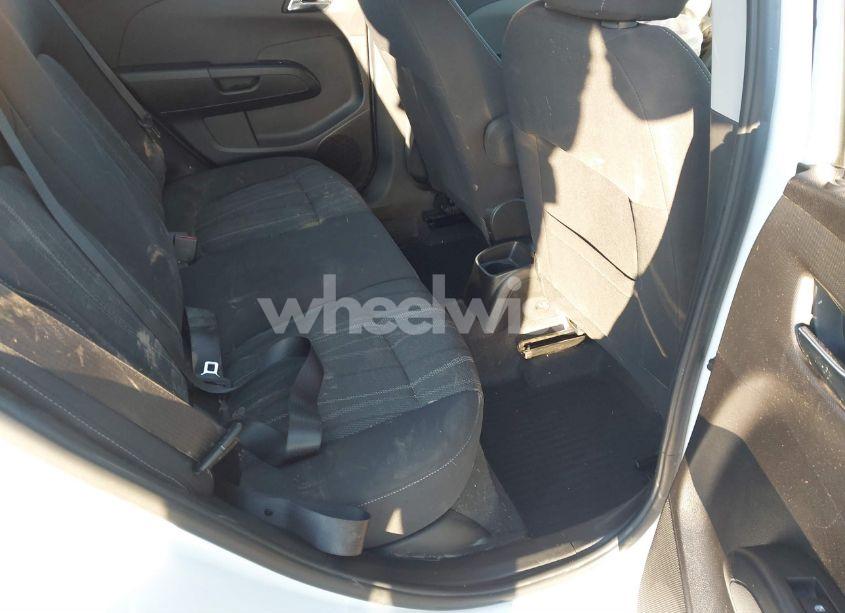 Photo 8 of 2015 Chevrolet Sonic LT AUTO (VIN 1G1JC5SH6F4180557)