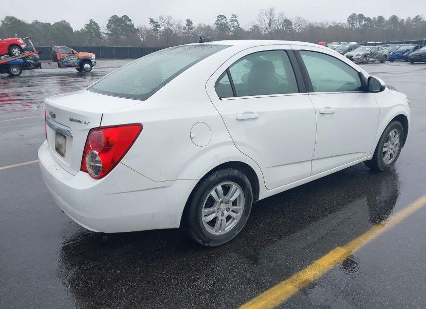 Photo 4 of 2015 Chevrolet Sonic LT AUTO (VIN 1G1JC5SH6F4218210)