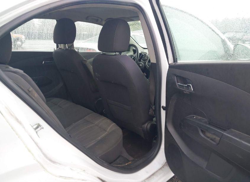 Photo 8 of 2015 Chevrolet Sonic LT AUTO (VIN 1G1JC5SH6F4218210)