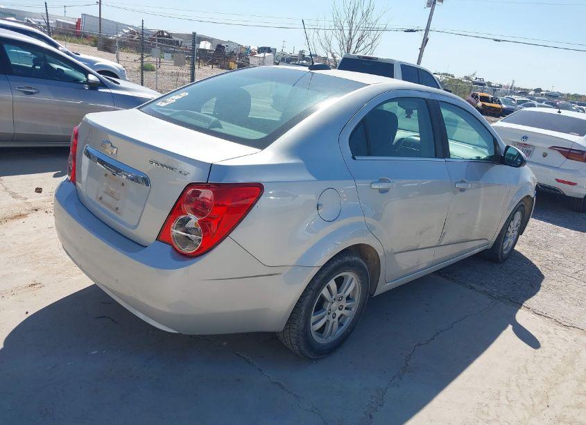 Photo 4 of 2016 Chevrolet Sonic LT AUTO (VIN 1G1JC5SH6G4110381)