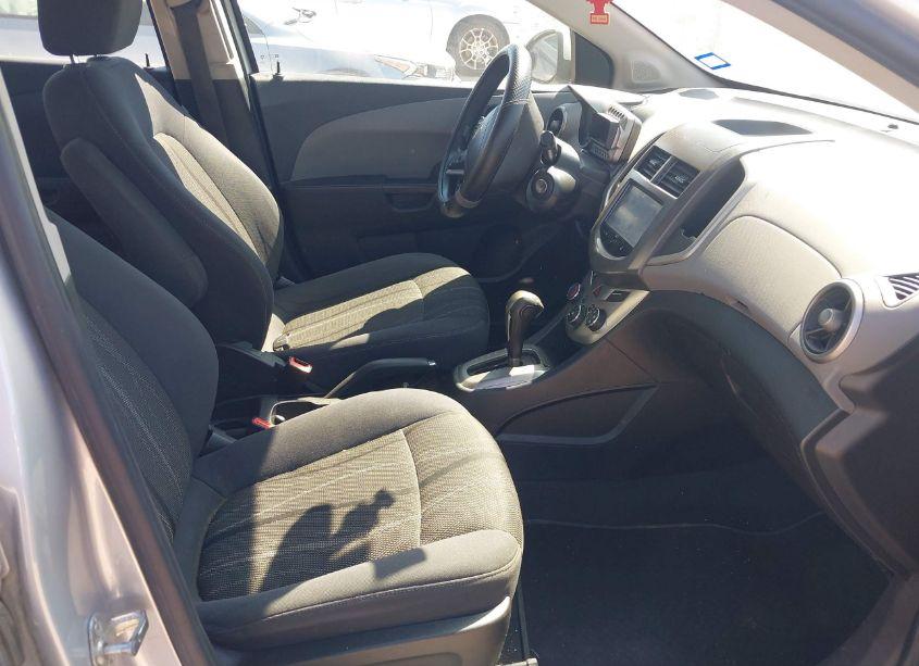 Photo 5 of 2016 Chevrolet Sonic LT AUTO (VIN 1G1JC5SH6G4110381)