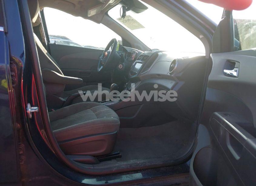 Photo 5 of 2016 Chevrolet Sonic LT AUTO (VIN 1G1JC5SH6G4175764)