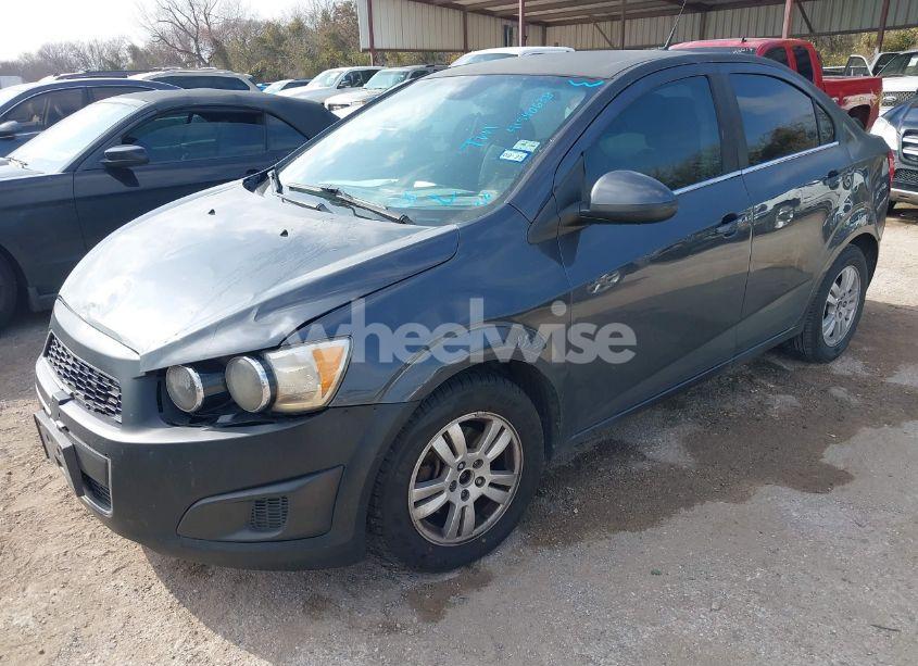 Photo 2 of 2013 Chevrolet Sonic LT AUTO (VIN 1G1JC5SH7D4155969)