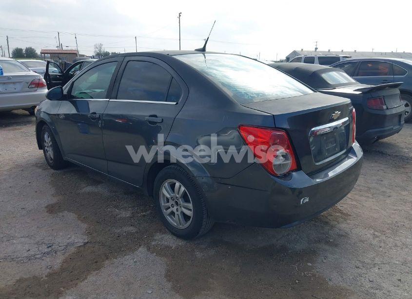 Photo 3 of 2013 Chevrolet Sonic LT AUTO (VIN 1G1JC5SH7D4155969)