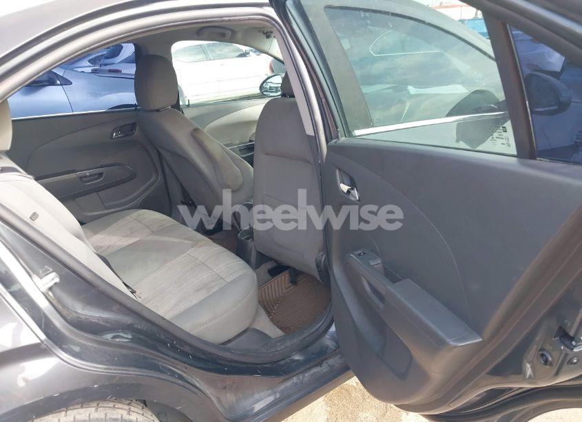 Photo 8 of 2013 Chevrolet Sonic LT AUTO (VIN 1G1JC5SH7D4155969)