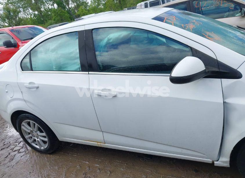 Photo 13 of 2013 Chevrolet Sonic LT AUTO (VIN 1G1JC5SH7D4207505)