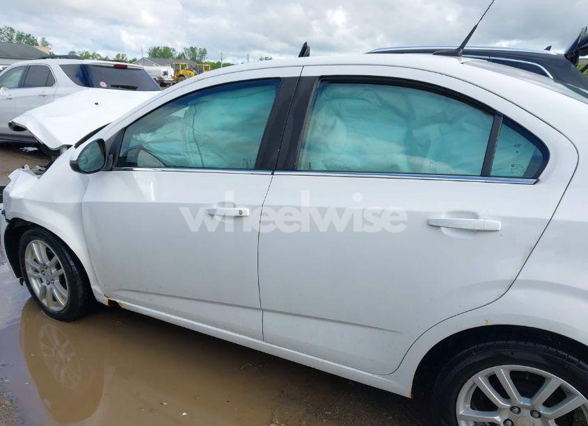 Photo 14 of 2013 Chevrolet Sonic LT AUTO (VIN 1G1JC5SH7D4207505)