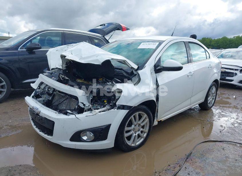 Photo 2 of 2013 Chevrolet Sonic LT AUTO (VIN 1G1JC5SH7D4207505)