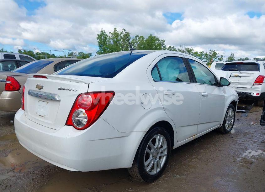 Photo 4 of 2013 Chevrolet Sonic LT AUTO (VIN 1G1JC5SH7D4207505)