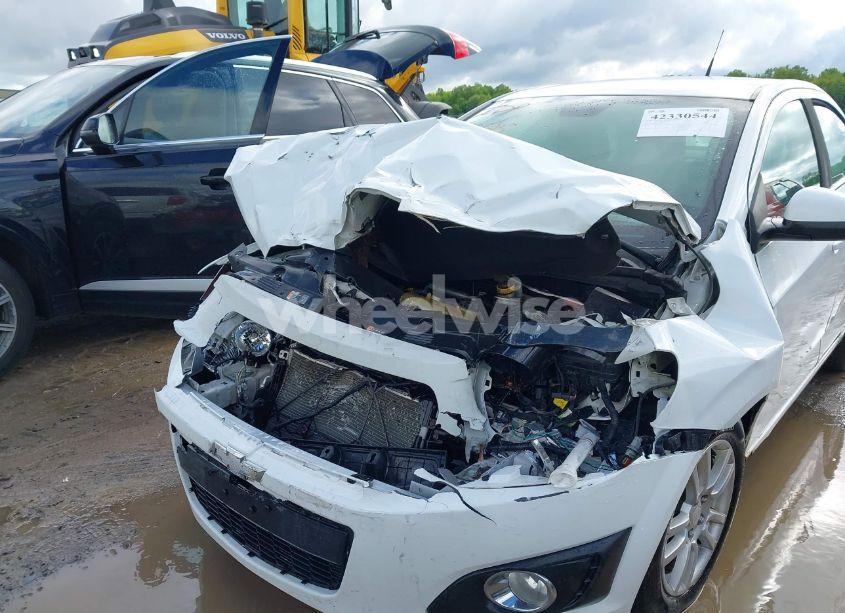 Photo 6 of 2013 Chevrolet Sonic LT AUTO (VIN 1G1JC5SH7D4207505)