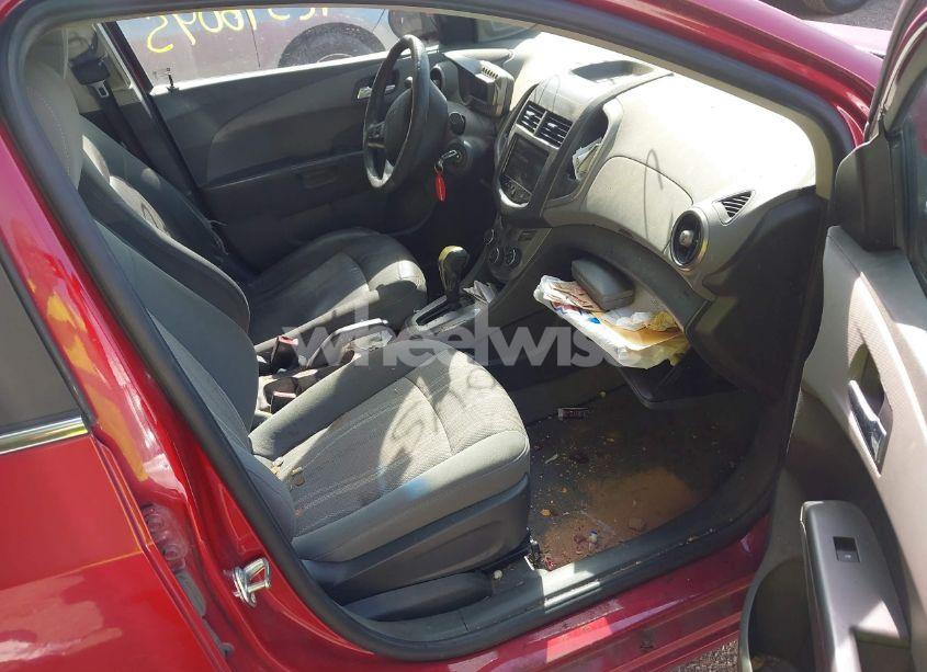 Photo 5 of 2013 Chevrolet Sonic LT AUTO (VIN 1G1JC5SH7D4238219)