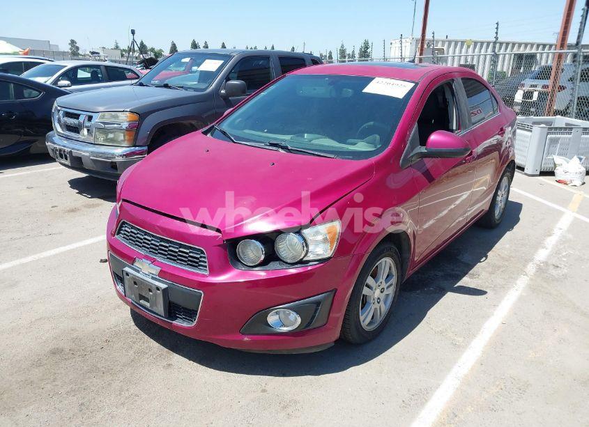 Photo 2 of 2014 Chevrolet Sonic LT AUTO (VIN 1G1JC5SH7E4121869)