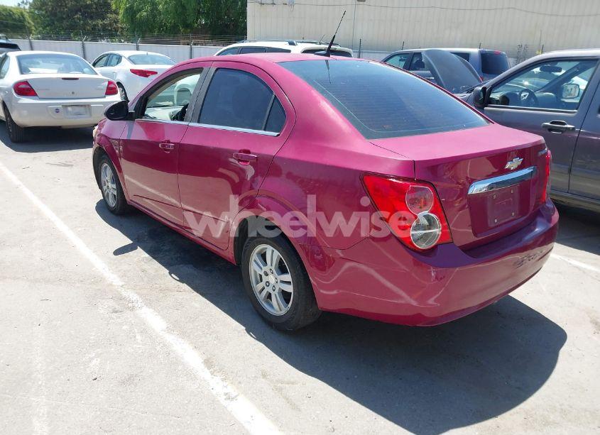Photo 3 of 2014 Chevrolet Sonic LT AUTO (VIN 1G1JC5SH7E4121869)