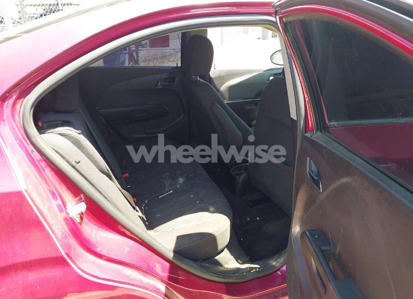 Photo 8 of 2014 Chevrolet Sonic LT AUTO (VIN 1G1JC5SH7E4121869)