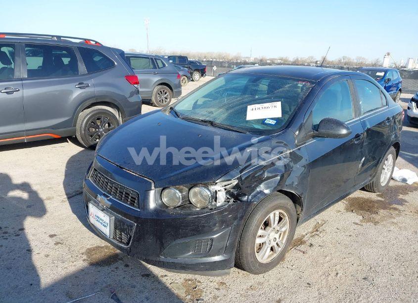 Photo 2 of 2014 Chevrolet Sonic LT AUTO (VIN 1G1JC5SH7E4127137)