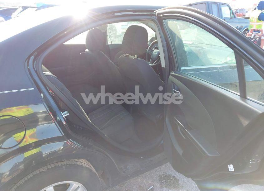 Photo 8 of 2014 Chevrolet Sonic LT AUTO (VIN 1G1JC5SH7E4127137)