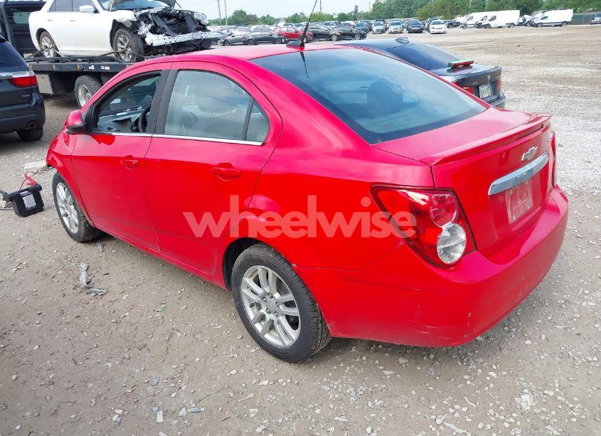 Photo 3 of 2014 Chevrolet Sonic LT AUTO (VIN 1G1JC5SH7E4149946)