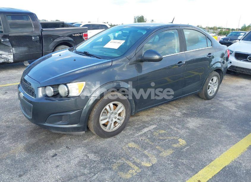 Photo 2 of 2014 Chevrolet Sonic LT AUTO (VIN 1G1JC5SH7E4150384)