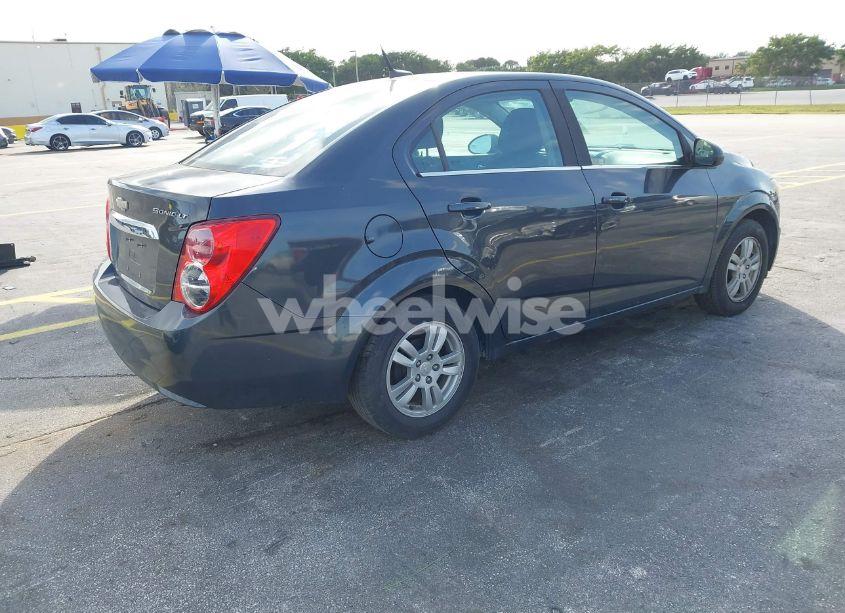 Photo 4 of 2014 Chevrolet Sonic LT AUTO (VIN 1G1JC5SH7E4150384)