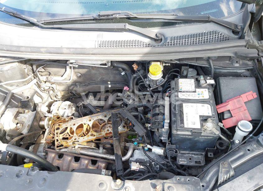 Photo 6 of 2014 Chevrolet Sonic LT AUTO (VIN 1G1JC5SH7E4150384)