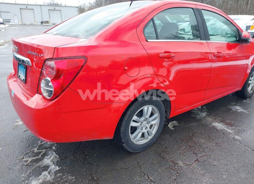 Photo 4 of 2014 Chevrolet Sonic LT AUTO (VIN 1G1JC5SH7E4159666)