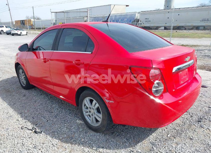 Photo 3 of 2014 Chevrolet Sonic LT AUTO (VIN 1G1JC5SH7E4178332)