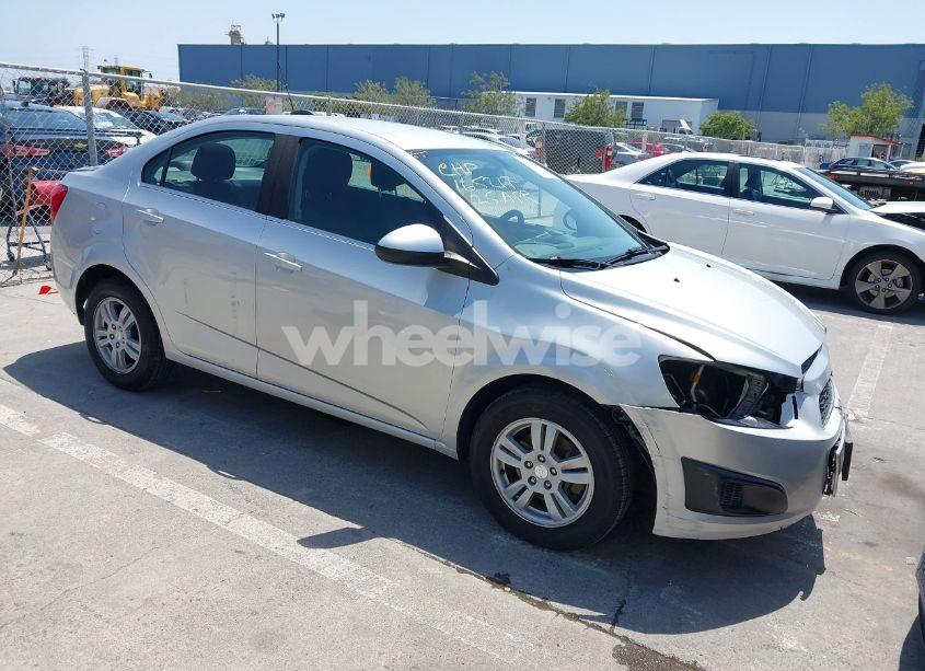 2015 Chevrolet Sonic LT AUTO (VIN 1G1JC5SH7F4101381) main photo