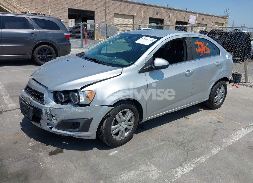 Photo 2 of 2015 Chevrolet Sonic LT AUTO (VIN 1G1JC5SH7F4101381)