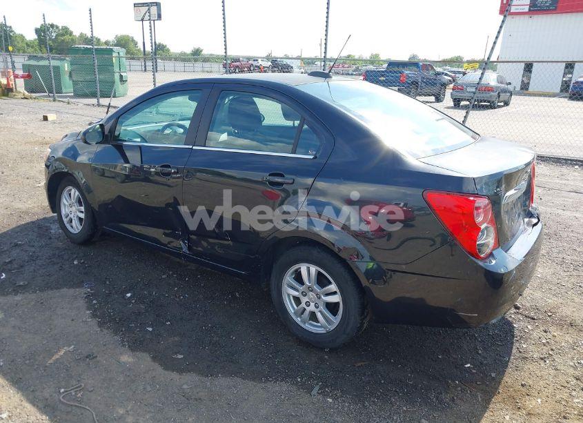 Photo 3 of 2015 Chevrolet Sonic LT AUTO (VIN 1G1JC5SH7F4131397)