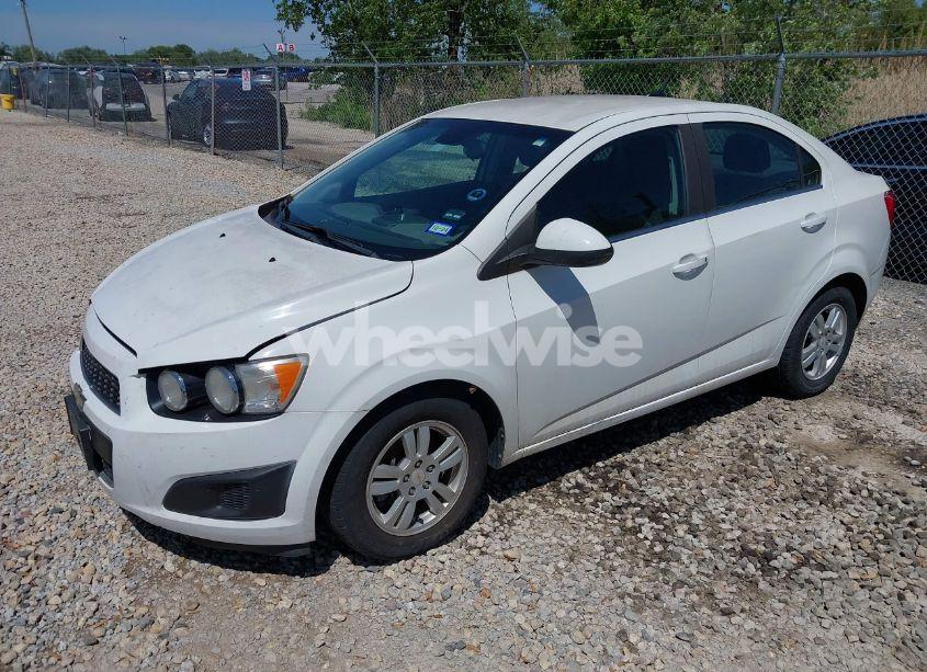Photo 2 of 2012 Chevrolet Sonic 2LT (VIN 1G1JC5SH8C4176795)
