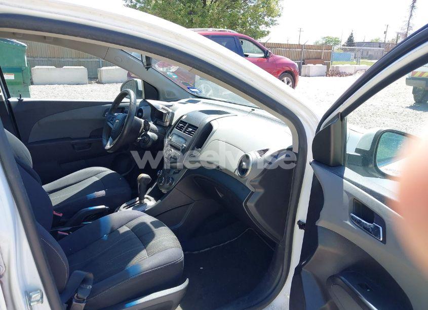 Photo 5 of 2012 Chevrolet Sonic 2LT (VIN 1G1JC5SH8C4176795)