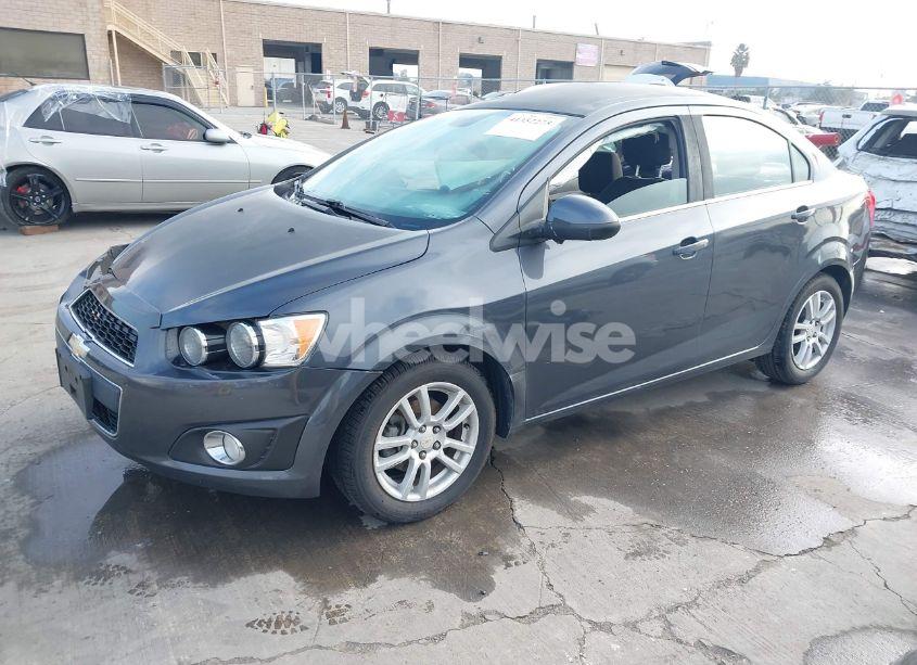 Photo 2 of 2012 Chevrolet Sonic 2LT (VIN 1G1JC5SH8C4196366)
