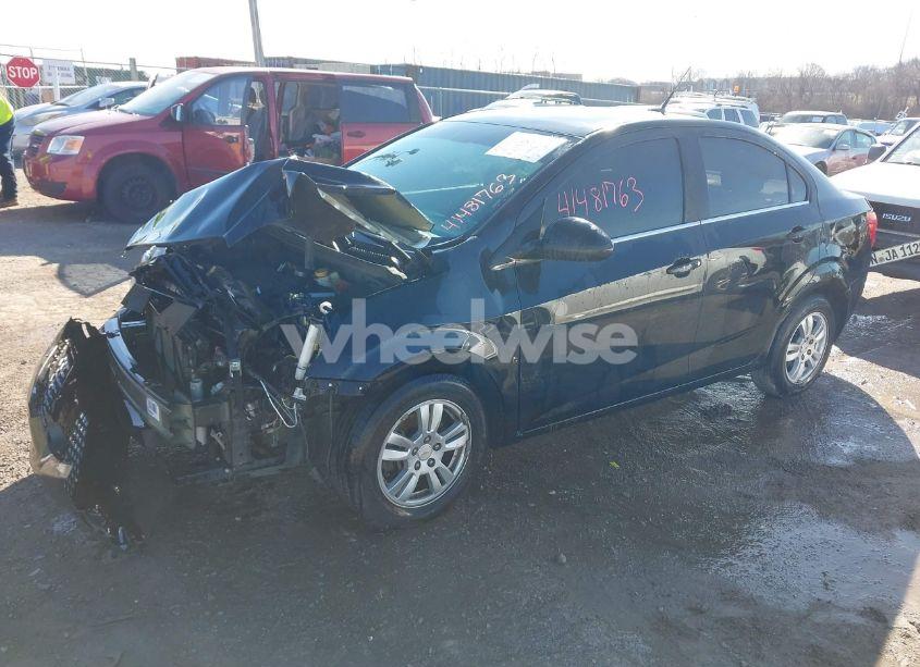 Photo 2 of 2012 Chevrolet Sonic 2LT (VIN 1G1JC5SH8C4197257)