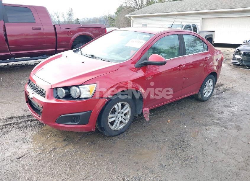 Photo 2 of 2013 Chevrolet Sonic LT AUTO (VIN 1G1JC5SH8D4148299)