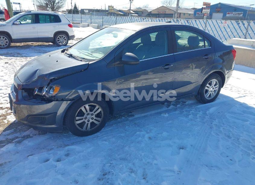 Photo 2 of 2013 Chevrolet Sonic LT AUTO (VIN 1G1JC5SH8D4188298)