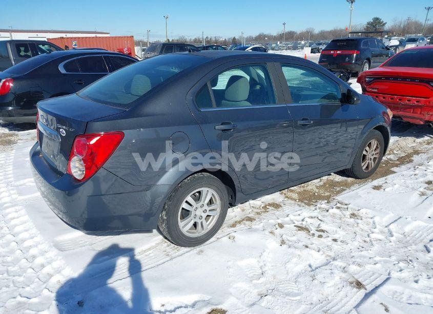Photo 4 of 2013 Chevrolet Sonic LT AUTO (VIN 1G1JC5SH8D4188298)
