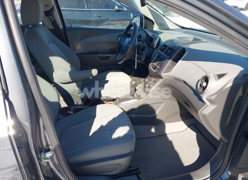 Photo 5 of 2013 Chevrolet Sonic LT AUTO (VIN 1G1JC5SH8D4188298)