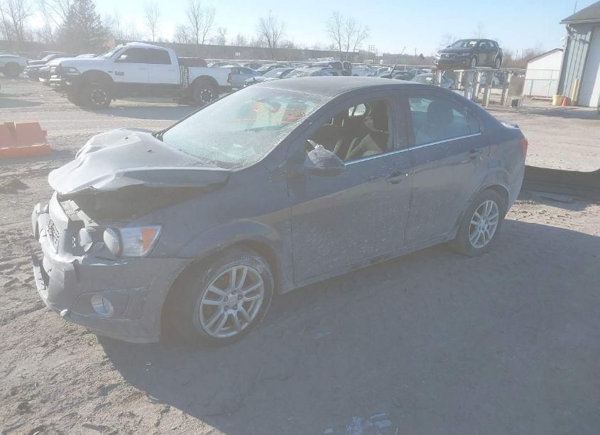 Photo 2 of 2013 Chevrolet Sonic LT AUTO (VIN 1G1JC5SH8D4195901)