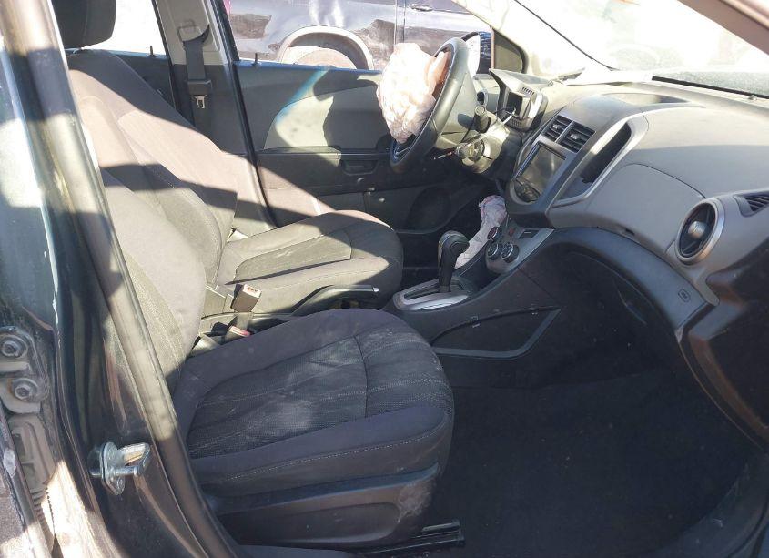 Photo 5 of 2013 Chevrolet Sonic LT AUTO (VIN 1G1JC5SH8D4195901)