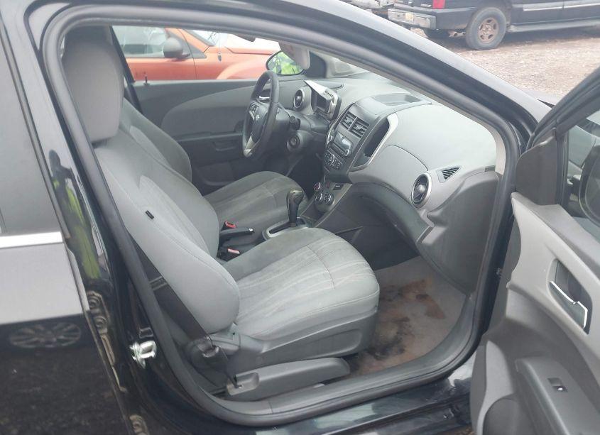 Photo 5 of 2013 Chevrolet Sonic LT AUTO (VIN 1G1JC5SH8D4197888)
