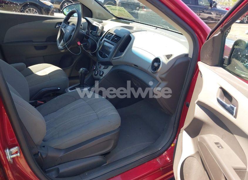 Photo 5 of 2013 Chevrolet Sonic LT AUTO (VIN 1G1JC5SH8D4248175)