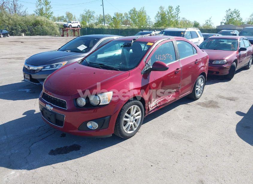 Photo 2 of 2014 Chevrolet Sonic LT AUTO (VIN 1G1JC5SH8E4153469)