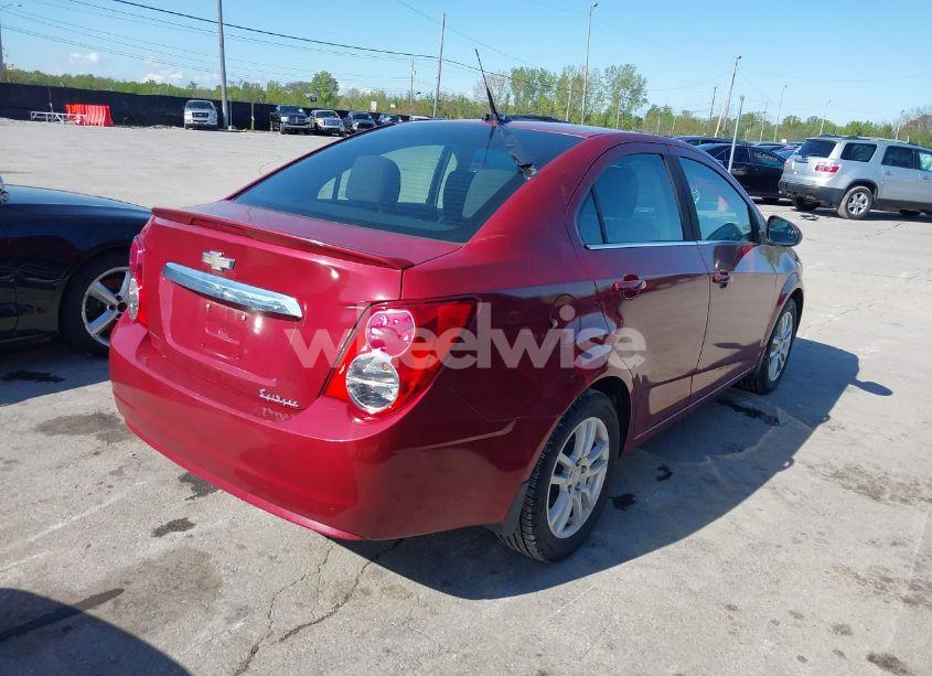 Photo 4 of 2014 Chevrolet Sonic LT AUTO (VIN 1G1JC5SH8E4153469)
