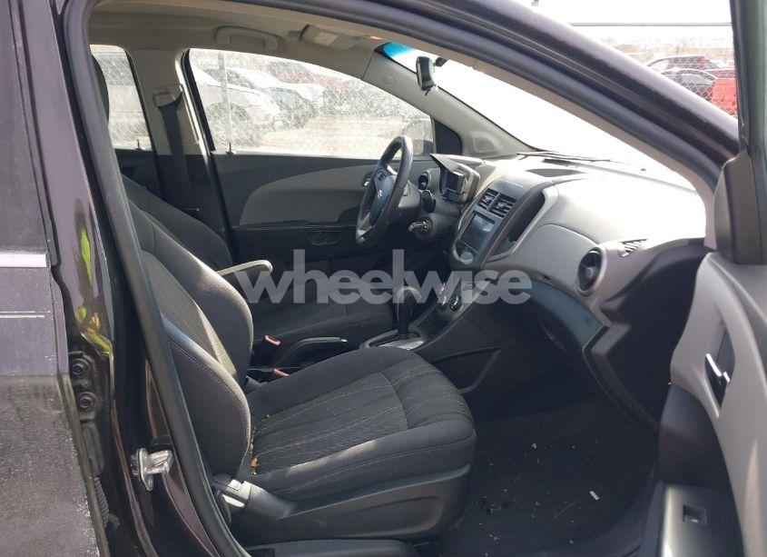 Photo 5 of 2014 Chevrolet Sonic LT AUTO (VIN 1G1JC5SH8E4154251)