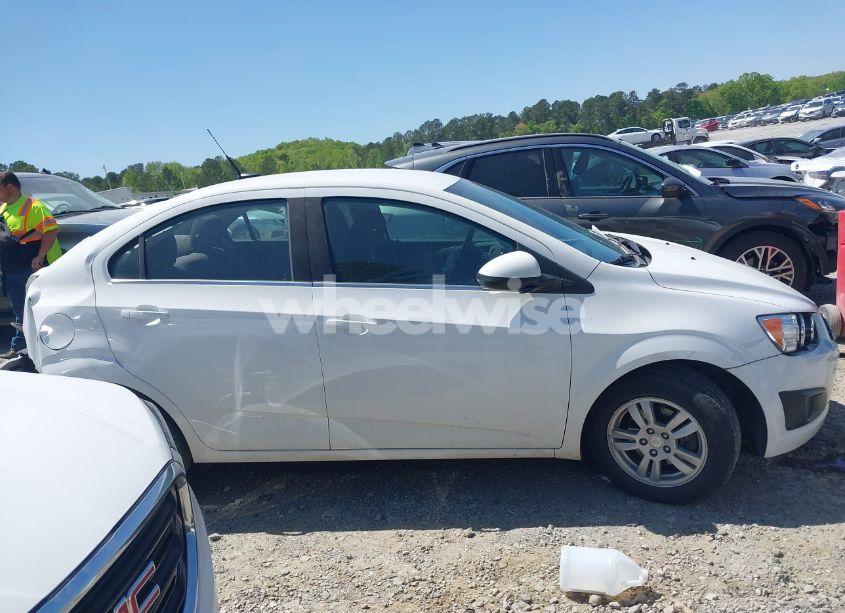 Photo 13 of 2014 Chevrolet Sonic LT AUTO (VIN 1G1JC5SH8E4169140)