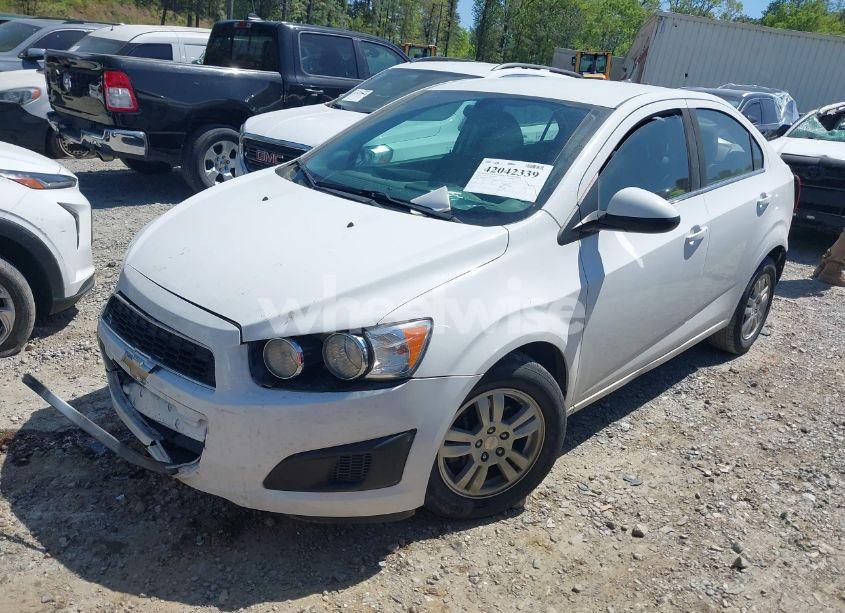 Photo 2 of 2014 Chevrolet Sonic LT AUTO (VIN 1G1JC5SH8E4169140)