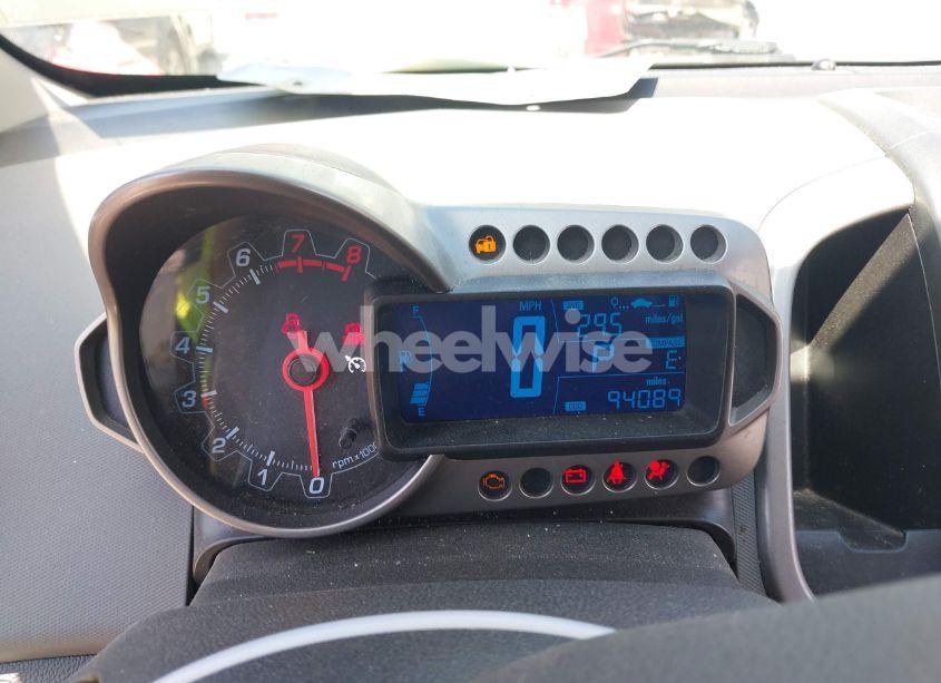 Photo 7 of 2014 Chevrolet Sonic LT AUTO (VIN 1G1JC5SH8E4169140)