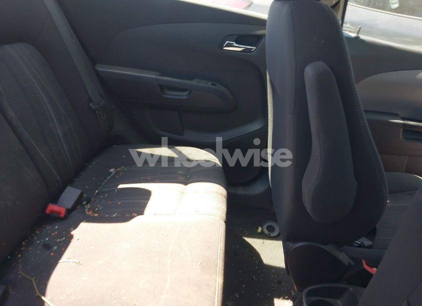 Photo 8 of 2014 Chevrolet Sonic LT AUTO (VIN 1G1JC5SH8E4169140)