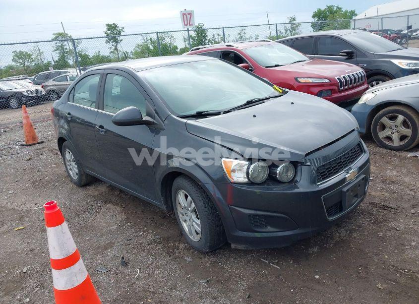 2014 Chevrolet Sonic LT AUTO (VIN 1G1JC5SH8E4235864) main photo